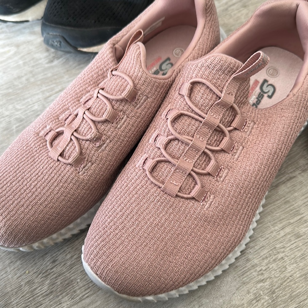 Pink sketchers 6.5